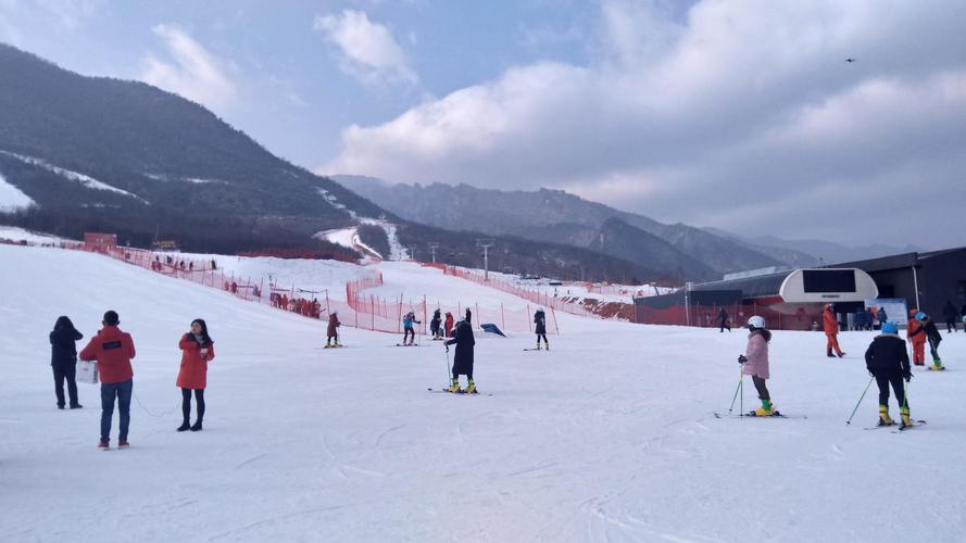 鳌山滑雪场
